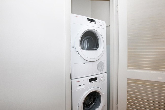 Washer/Dryer - Greece Commons