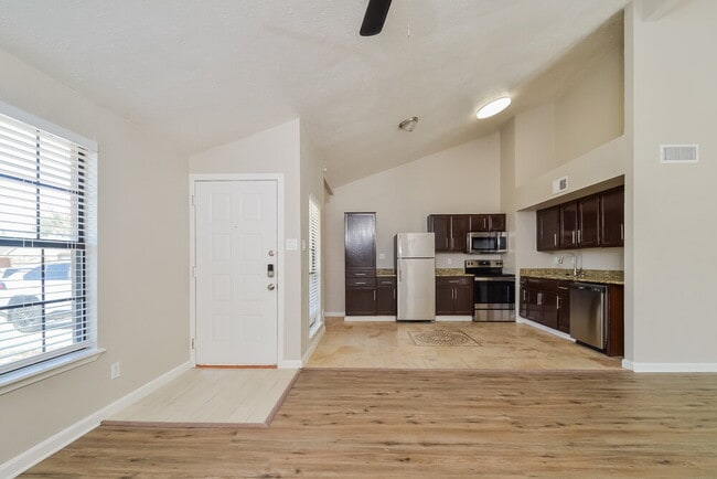 Photo - 4507 Nervin St