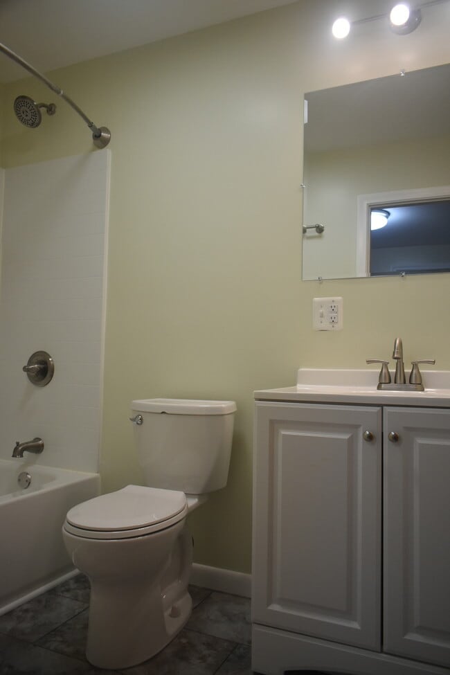 Photo - 1550 CT-12 Unit 4