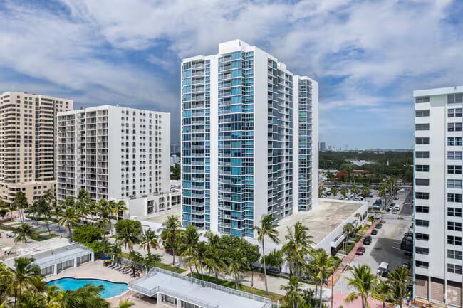 2655 Collins Ave Unit 1704