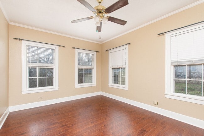 Photo - Spacious 4 Bed / 2 Bath Home with Garage & Fenced Backyard in Central Temple