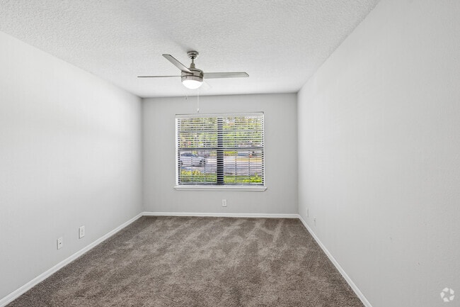 1BR, 1BA - 500SF - Bedroom