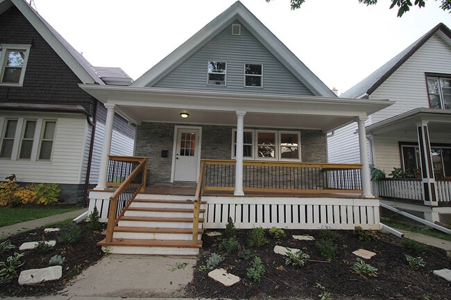Photo - 2970 S Clement Ave