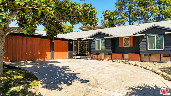 Building Photo - 5604 Shenandoah Ave