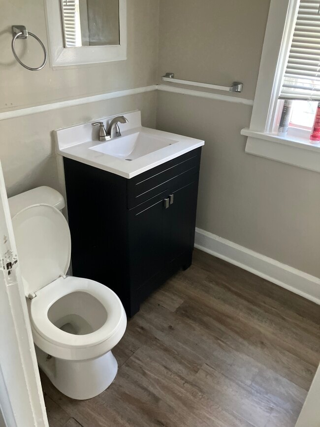 Photo - 133-133 Garden St