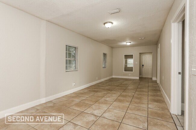 Photo - 2121 Broadway Ave