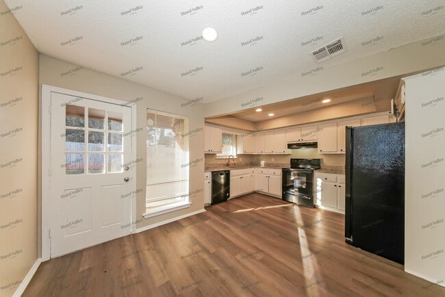 Photo - 5628 Darla Dr