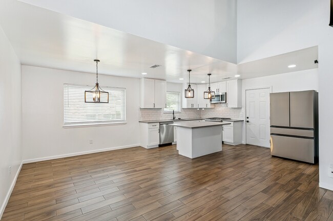 Photo - 470 Brian Cir