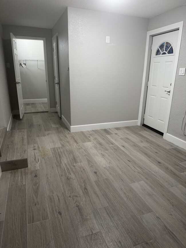 DORMITORIO 4 - 7302 Ivory Way