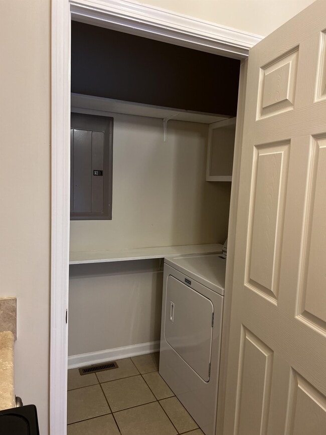 Photo - 2271 Dewey Dr