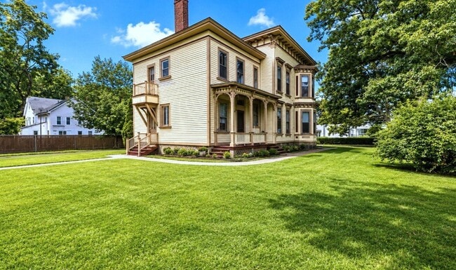 88 Harrison St Unit 2