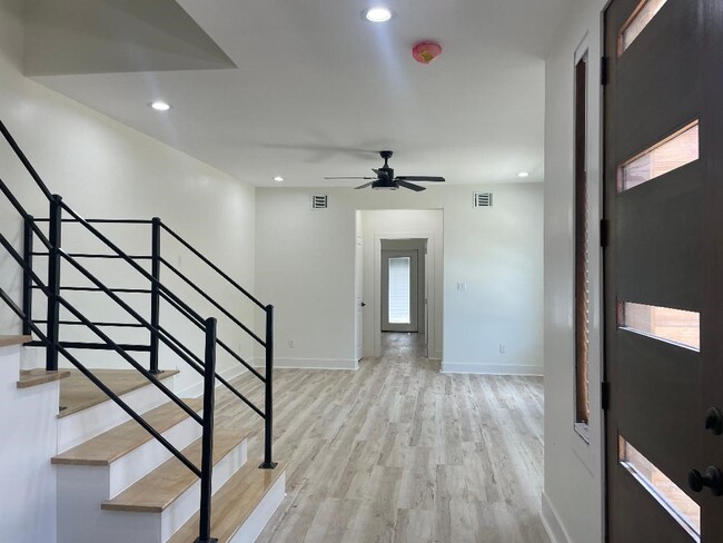 Photo - 201 E 37th St