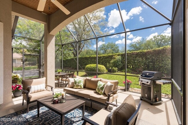 Photo - 212 Island Green Dr