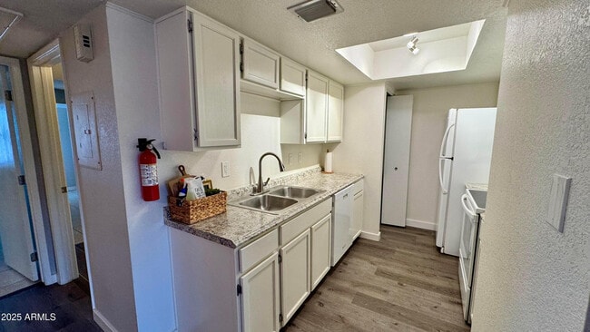 Photo - 4211 E Palm Ln Unit 202