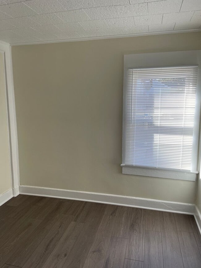 Photo - 1320 Marne St