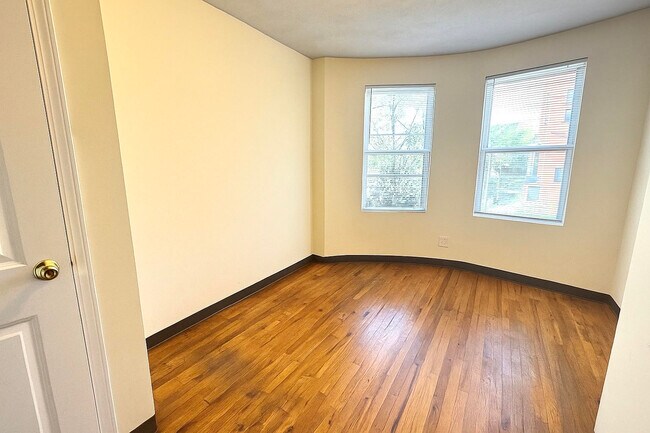 Photo - 840 Huntington Ave Unidad 2