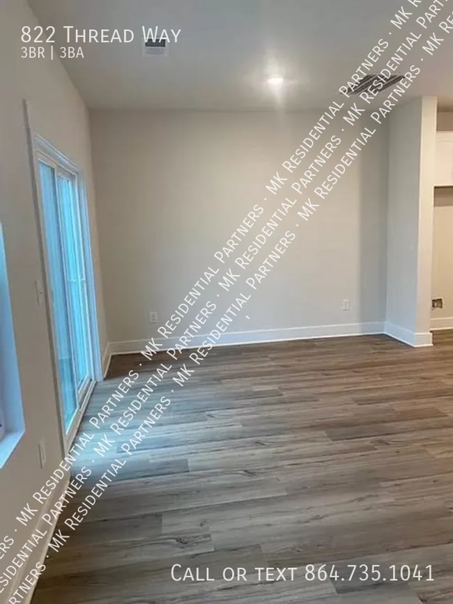 Photo - 822 Thread Wy