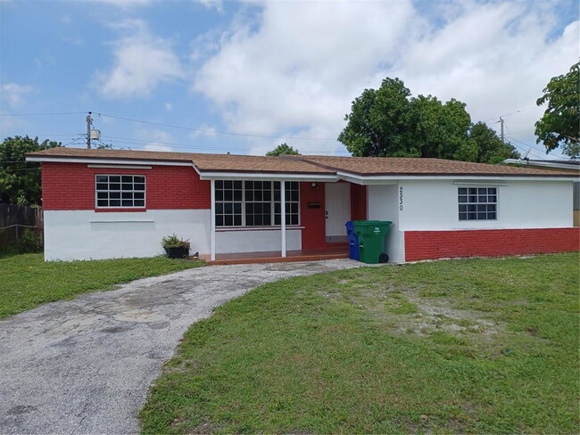 Building Photo - 2330 Kingston Dr Rental