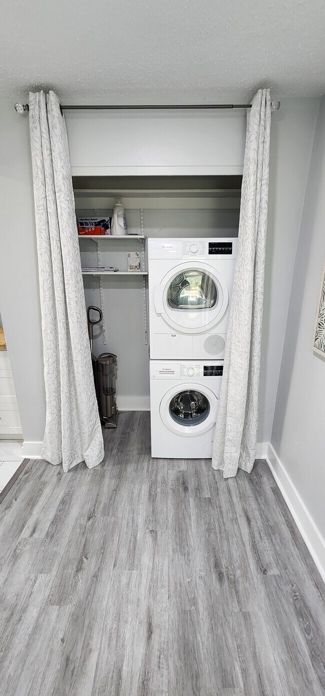 Photo - 601 Heritage Ln