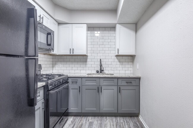 Saddlestone Apartments