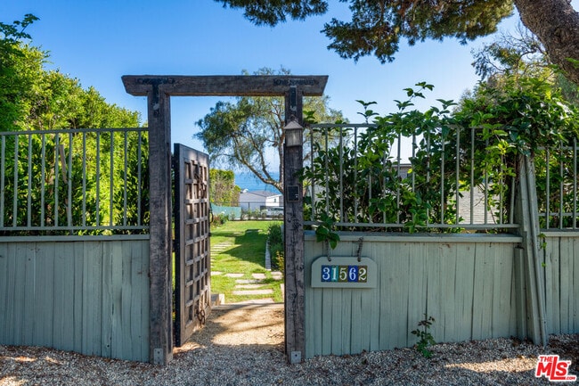 Photo - 31562 Broad Beach Rd