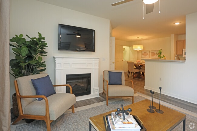 Living Room - Overlook at Stonemill