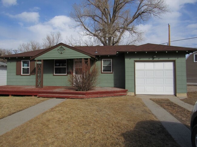 Charming 2 Bedroom W/Garage - Charming 2 Bedroom W/Garage House