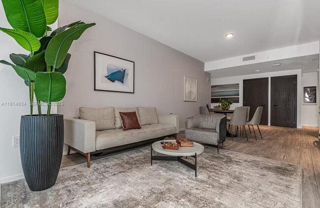 Photo - 398 NE 5th St Unidad 1518