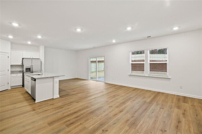 Photo - 113 Dewitt Dr