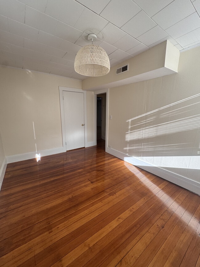Building Photo - 30 Hanson St Unit 3m Rental