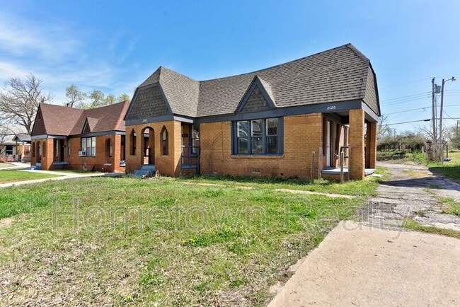 Building Photo - 2120 N Glen Ellyn St Rental