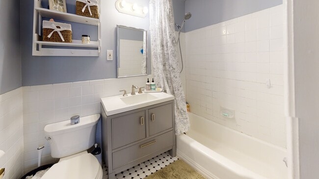 Photo - 511 Beacon St Apartments Unit 2