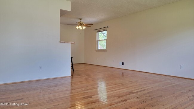 Photo - 11616 Maple Way