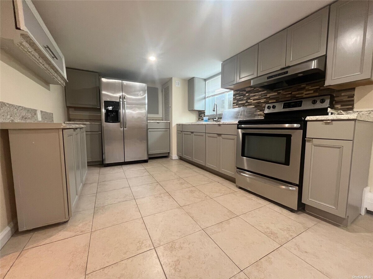 Photo - 61 Fulton St