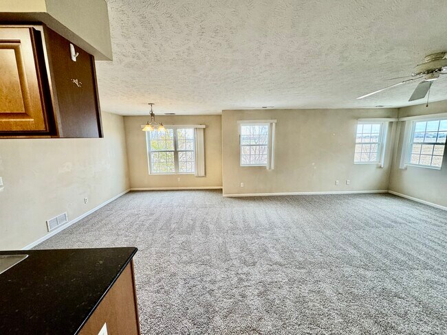Photo - 651 Stonegate Dr Unit 651