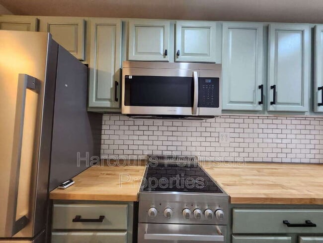 Building Photo - 2305 6th St Unit #D