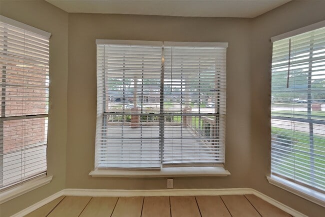 Photo - 1327 Coppercrest Dr