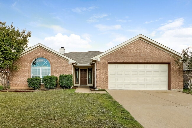 Building Photo - 1012 SW Hillside Dr