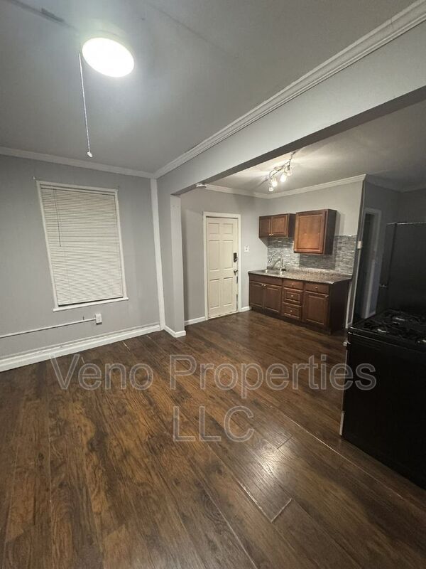 1 Cataract St
