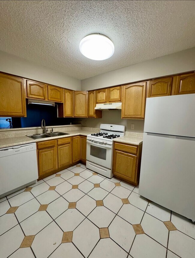 Photo - Freshly renovated 3 bedroom condo in Decatur
