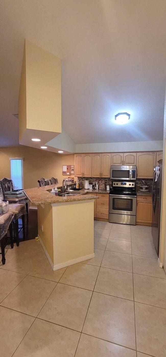 Photo - 211 NE 13th Ave