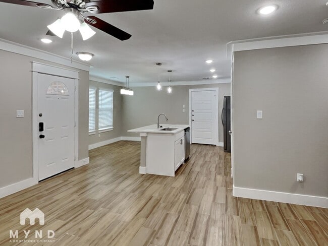 Photo - 5736 Lone Star Cir