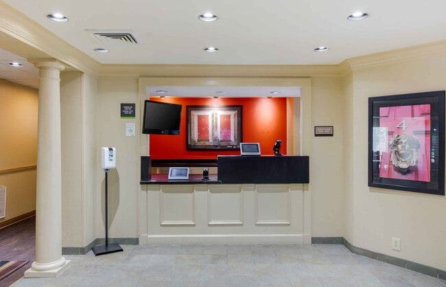 Furnished Studio-Richmond - W. Broad Street - Glenside - North