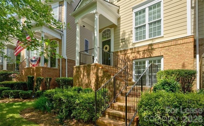 Photo - 1104 Drayton Ct