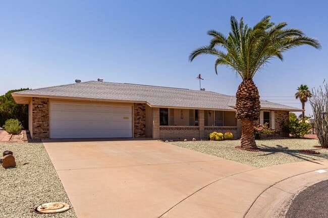 Building Photo - Charming 2 bed, 2 bath in Sun City!