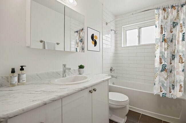 245 Graff Av - 245 Graff Av