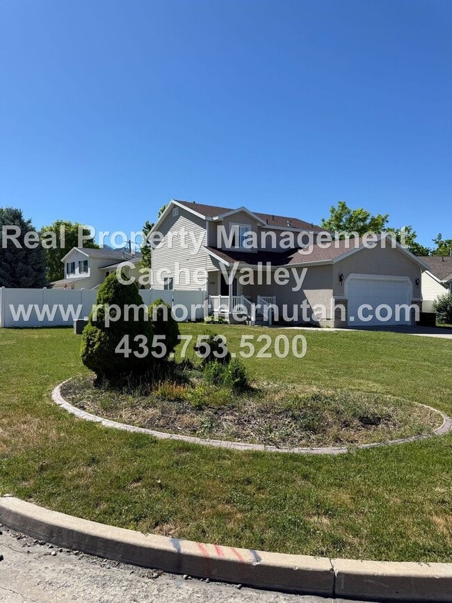 Building Photo - Immaculate 3 bedroom home in North Logan! Available in August