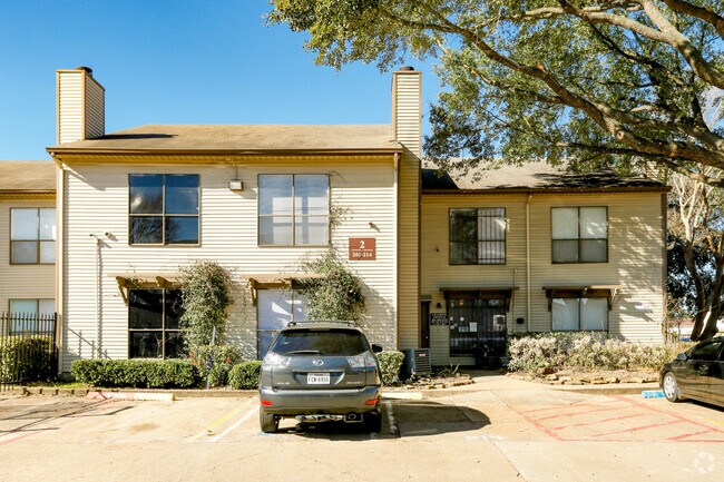 Crown Wilcrest Arbor Townhomes - Crown Wilcrest Arbor Townhomes