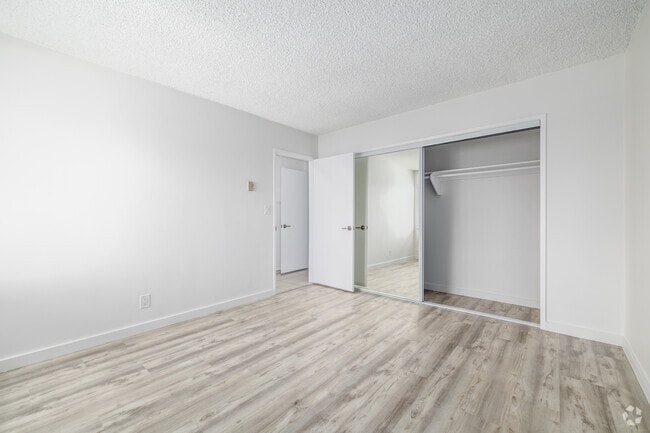 1BR, 1BA - 900SF - Bedroom