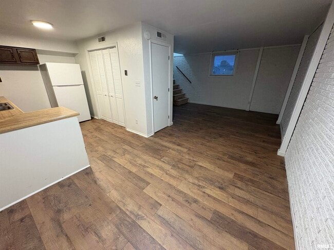 Photo - 1107 Eisenhower Dr